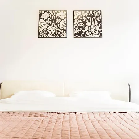 Ap-apartments Wspolna No. 50 Warsaw
